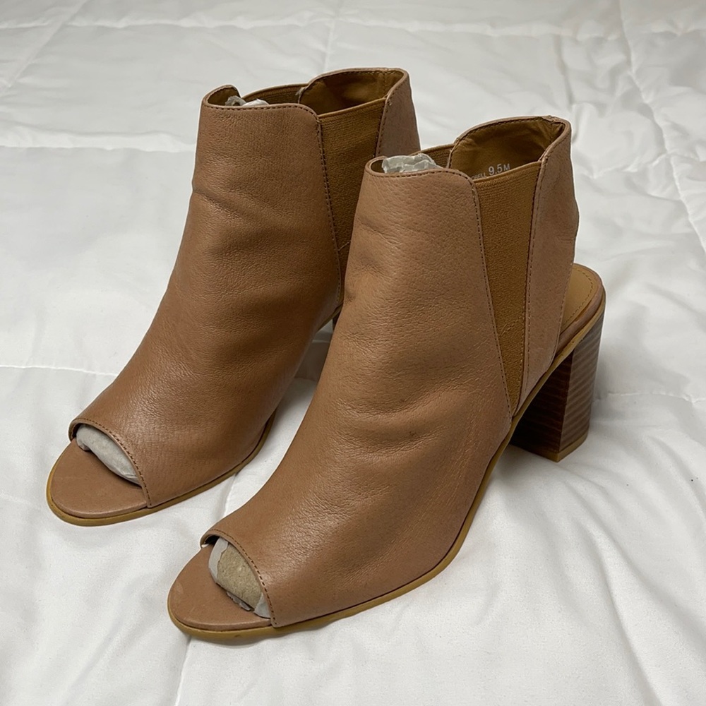 Steve Madden Nude Heels 9.5